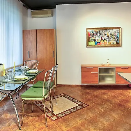 Apartment Ndk Spacious Vintage Apt