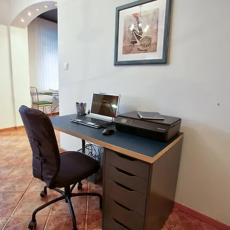 Ndk Spacious Vintage Apt Apartment